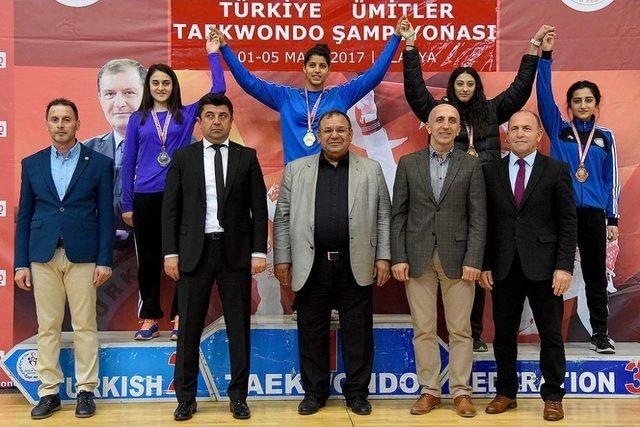 Ağrı’lı Genç Taekwondocu Hacer Türkiye Üçüncüsü Oldu