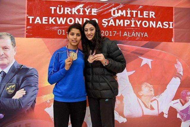 Ağrı’lı Genç Taekwondocu Hacer Türkiye Üçüncüsü Oldu