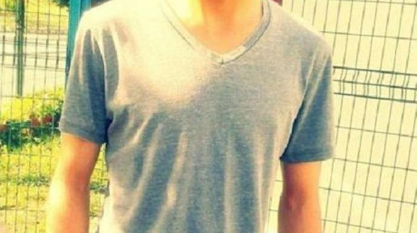 Vin&ccedil;teki Sac Rulonun &Ccedil;arptığı Iş&ccedil;i &Ouml;ld&uuml;