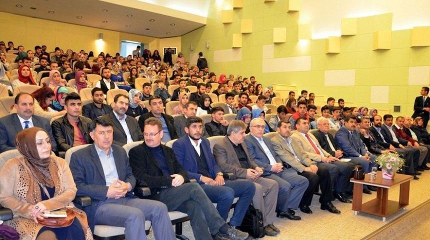 Harran &Uuml;niversitesinde İstiklal Marşı Konferansı D&uuml;zenlendi
