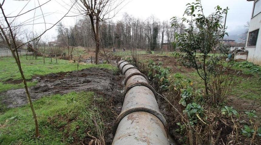 Akyazı Belediyesi Alt Yapı &Ccedil;alışmalarına Devam Ediyor