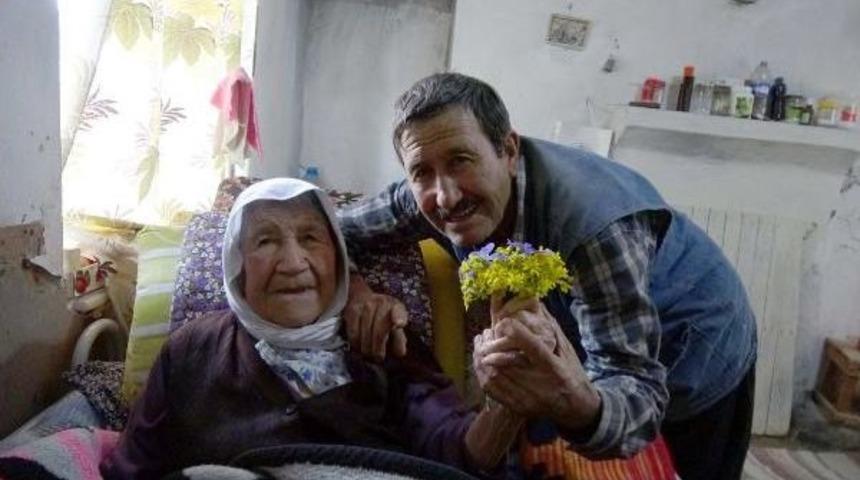 100 Yaşında, Kadınlar G&uuml;n&uuml;'n&uuml; Kutladı