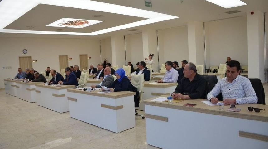 Bilecik Belediye Meclisi&rsquo;nde Chp Grubunun Soru &Ouml;nergeleriyle Ortam Gerildi