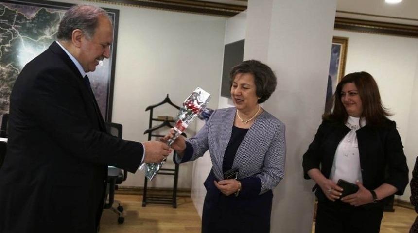 Kamu Kurumlarında &Ccedil;alışan Kadınlardan Artvin Valisi Doğanay&rsquo;a Ziyaret