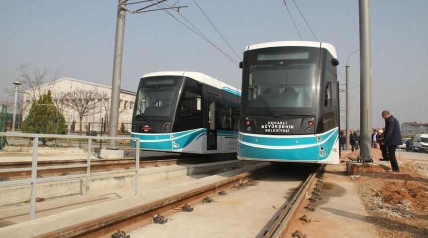 Tramvay Hattına 977 Ton Ağırlığında Ray D&ouml;şendi