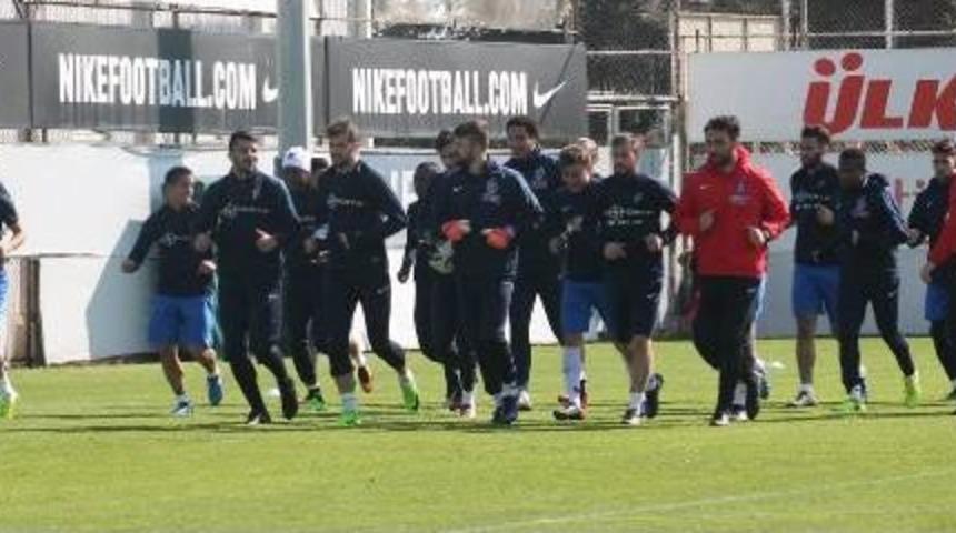 Trabzonspor'da Durica Sakatlığının Ardından Ilk Antrenmana &Ccedil;ıktı