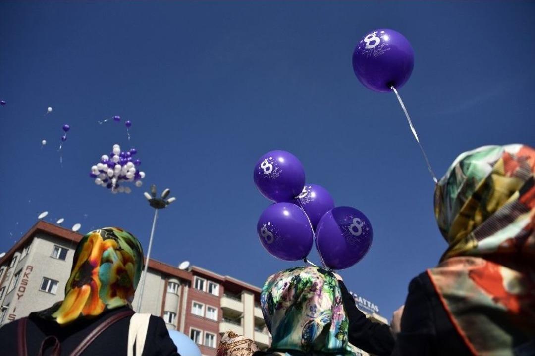 G&uuml;m&uuml;şhane Semaları Mor-beyaz Renge B&uuml;r&uuml;nd&uuml;