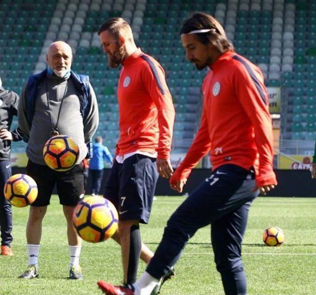 Çaykur Rizesporlu Recep Niyaz: Antalyaspor Maçını Kazanacak Güçteyiz