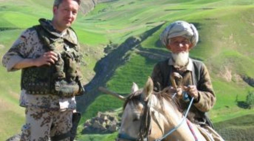 &rsquo;&uuml;lkem Ve Ben&rsquo; Kitapseverler İle Buluştu