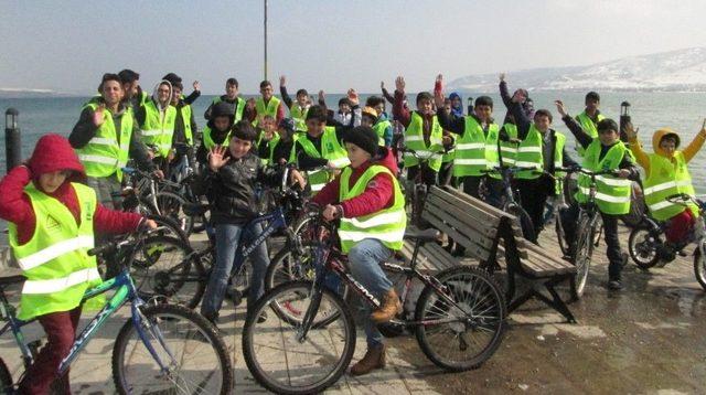 Van Gölü Sahilinde Bisiklet Etkinliği