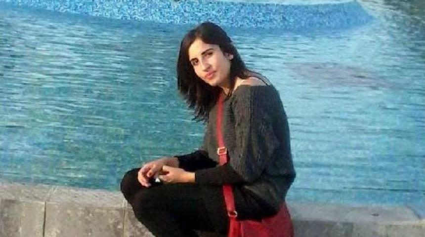 Tren &Ccedil;arpan Gen&ccedil; Kız &Ouml;ld&uuml; (2)