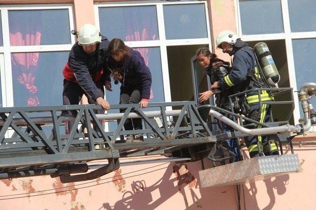 Başkale’de Yangın Ve Deprem Tatbikatı