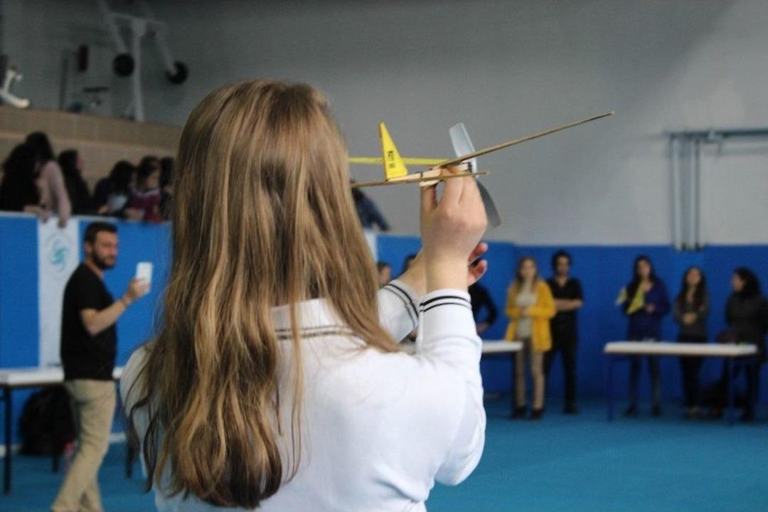 Kendileri Yaptılar, Kendileri U&ccedil;urdular