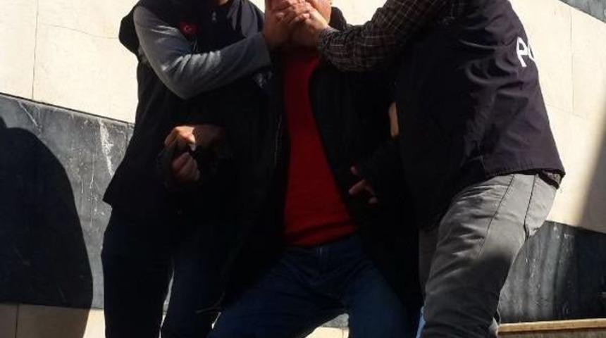 Sosyal Medya &Uuml;zerinde Hakaret Ve Aşağılamak Su&ccedil;undan Tutuklandı