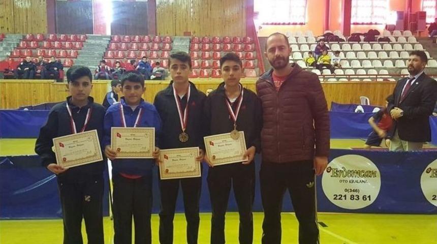 Erzincan Masa Tenisinde Finallerde