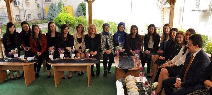 Adana Adliyesi’nde ’kadınlar Günü’ Kutlaması G1