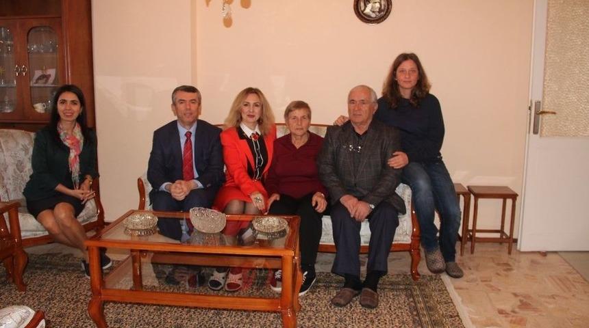 Kadın Kıbrıs Gazisine Ziyaret