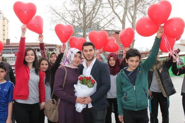 Kadınlar Gününü Evlilik Teklifiyle Kutladı