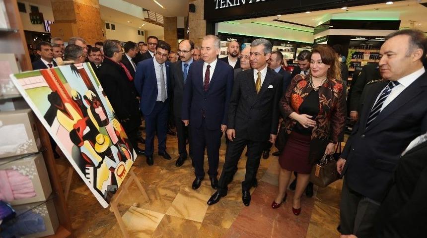 H&uuml;k&uuml;ml&uuml; Kadınlardan Anlamlı 8 Mart Sergisi