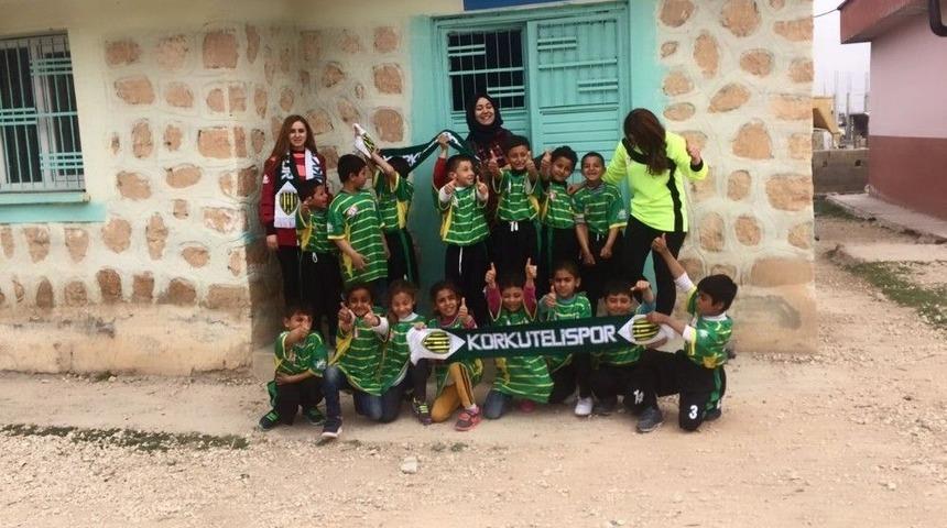 Antalya&rsquo;dan Şanlıurfalı &Ouml;ğrencilere Spor Malzemesi Desteği