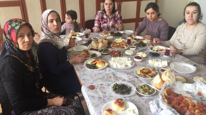 Hisarcık Atatürk İlkokulunda “8 Mart Dünya Kadınlar Günü” Etkinliği