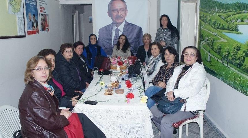 Lapseki Chp İl&ccedil;e Teşkilatı&rsquo;ndan Kadınlar G&uuml;n&uuml; Kutlaması