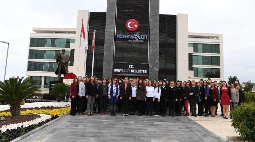Konyaaltı Belediyesi&rsquo;nde &lsquo;kadın&rsquo;lar G&uuml;n&uuml;