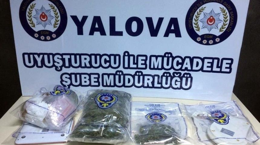 Markette Uyuşturucu Satarken Yakalandı