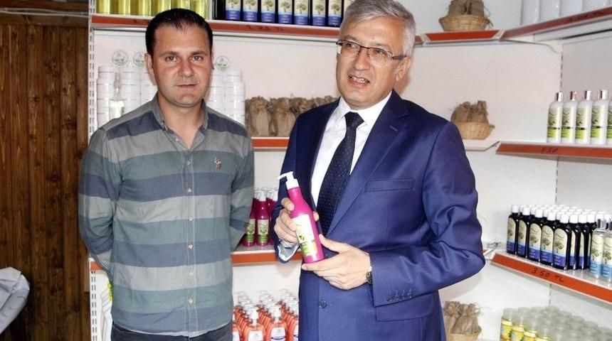 T&uuml;rkiye&rsquo;deki 51 Cezaevinde H&uuml;k&uuml;ml&uuml;ler Tarafından Yapılan &Uuml;r&uuml;nler Antalya&rsquo;da Sergilenecek