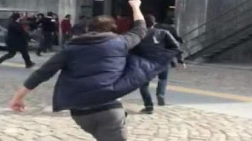 &Uuml;niversitede &rsquo;kadınlar G&uuml;n&uuml;&rsquo; Gerginliği