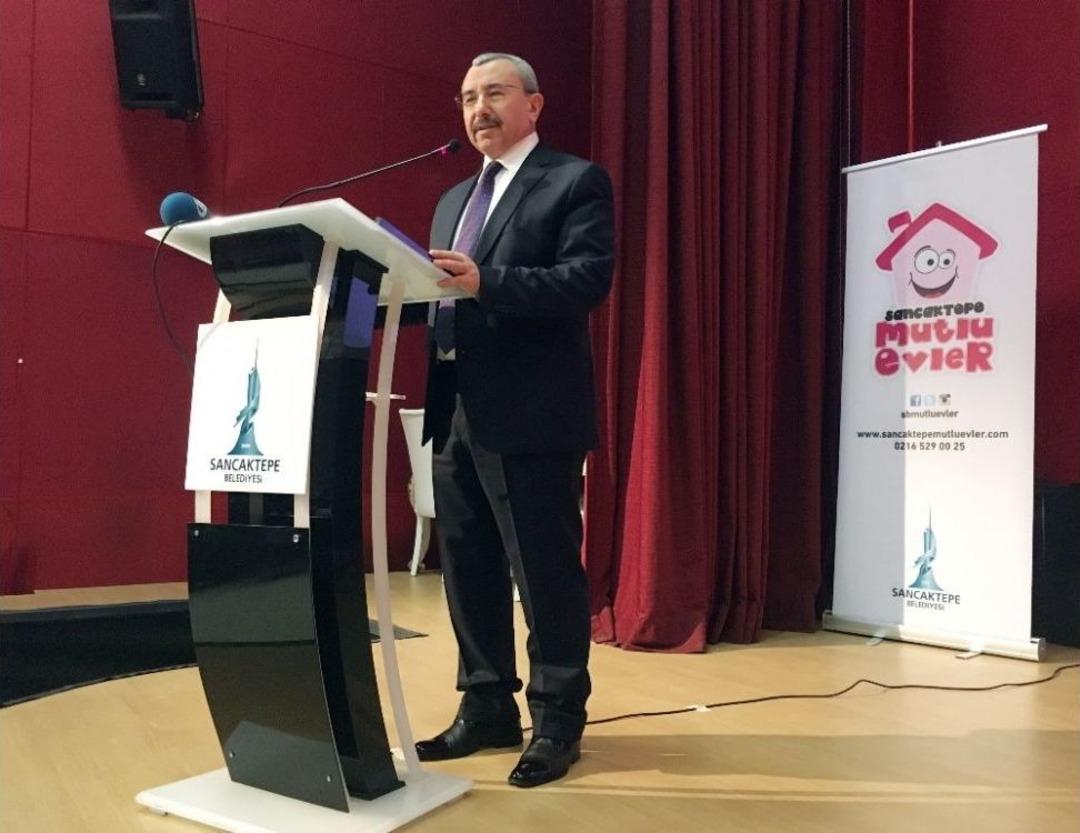 Belkıs Akkale T&uuml;rk&uuml;lerini Kadınlar İ&ccedil;in S&ouml;yledi