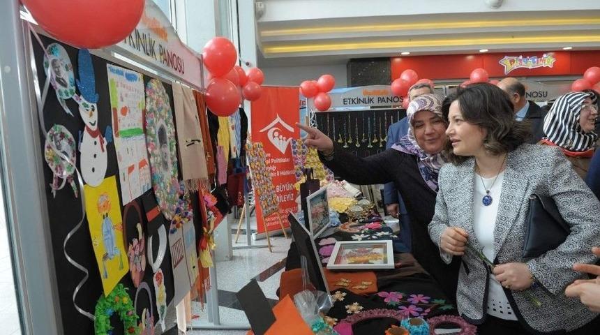 8 Mart D&uuml;nya Kadınlar G&uuml;n&uuml;nde El İşi Sergisi A&ccedil;ıldı