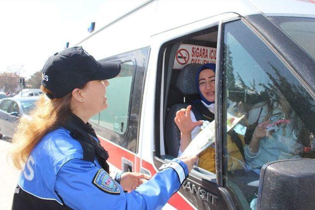 Polis, Kadınlar Gününü Kutladı