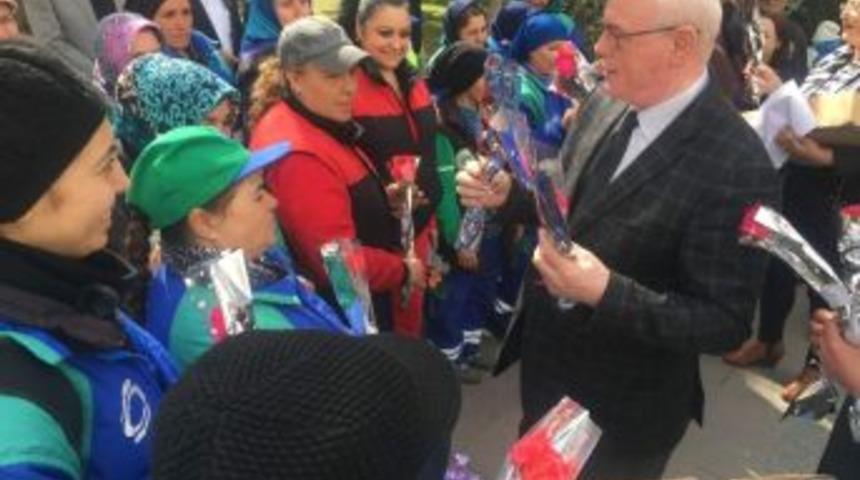 Başkan Kurt Kadın İş&ccedil;ilerle Bir Araya Geldi