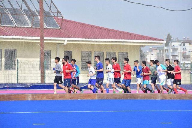 U16 Hokey Milli Takımı Osmaniye’de Kampa Girdi