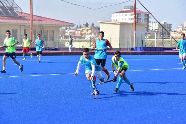 U16 Hokey Milli Takımı Osmaniye’de Kampa Girdi