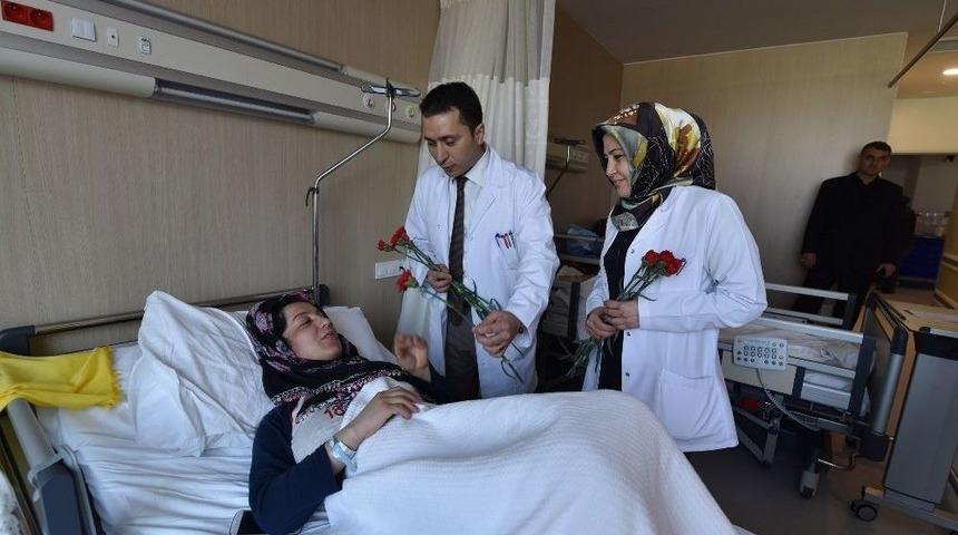 Mersin Şehir Hastanesi Yönetiminden Kadınlar Günü Etkinliği