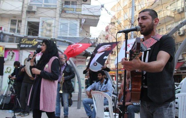 Mersinli Kadınlar, Kadınlar Günü’nü Şarkılarla Kutladı