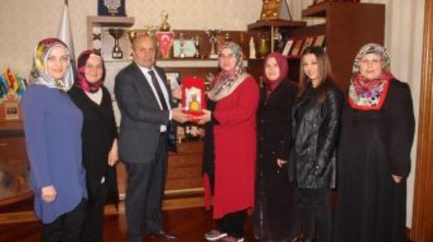 İl Kadın Kolları Başkanı Sel&ccedil;uk, Başkan Arslan&rsquo;ı Ziyaret Etti