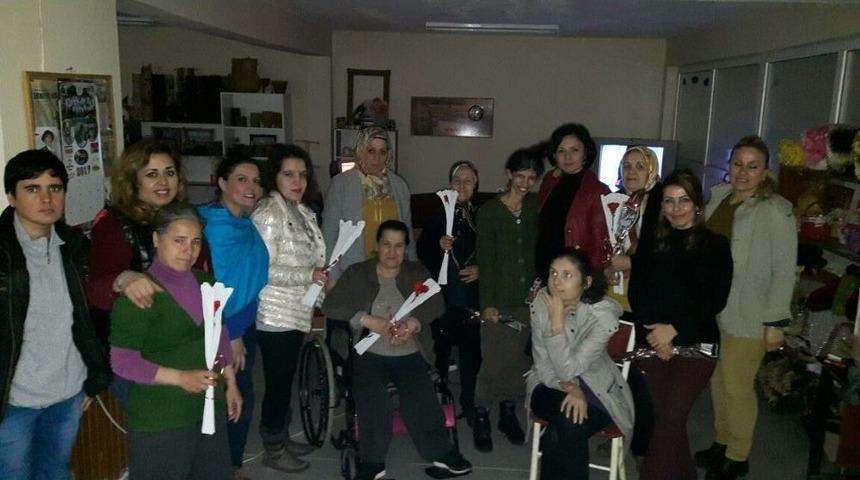 Ak Parti Kadın Kollarından Engelli Kadınlara 8 Mart Ziyareti