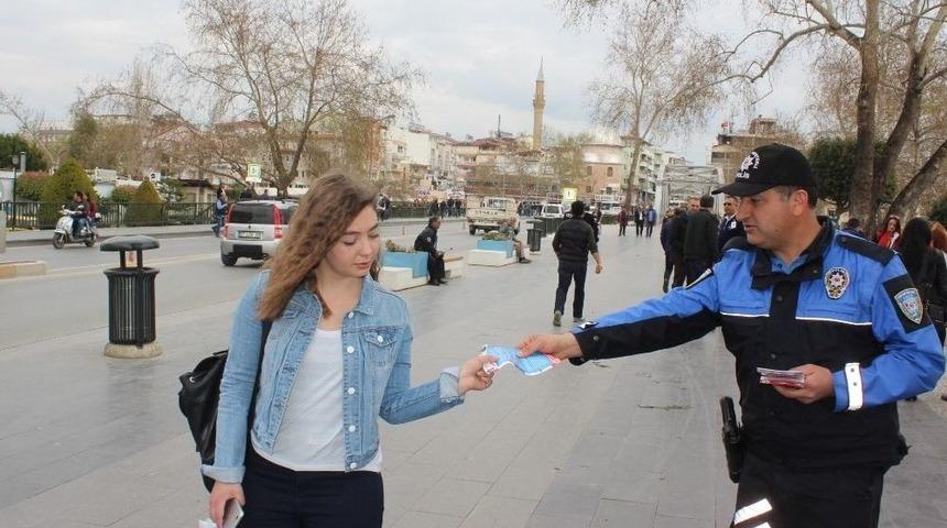 Manavgat Polisi Kadınları Uyardı