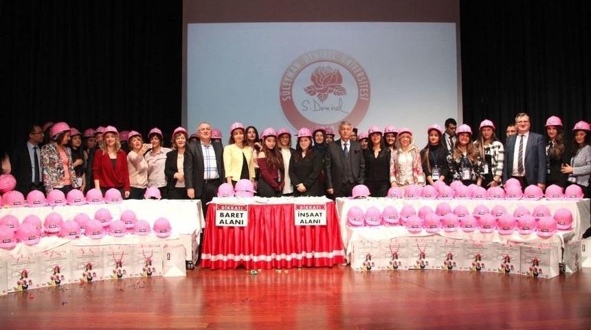 Sdü’den Kadınlara Pembe Baret