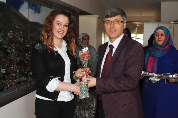 Başkan Yardımcısı Ali Avcıoğlu Ve Hayrettin Eldemir Bayan Personelin Kadınlar Günü’nü Kutladı
