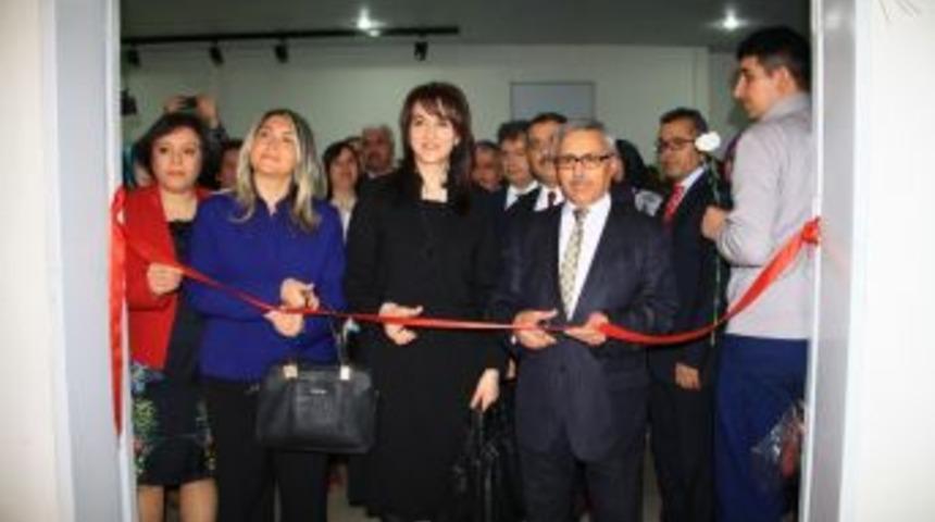 D&uuml;&rsquo;de 8 Mart D&uuml;nya Kadınlar G&uuml;n&uuml; Sergisi