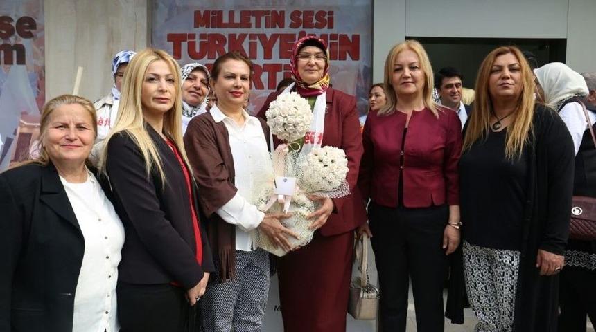 Ak Partili Kadınlardan Farkındalık Sergisi