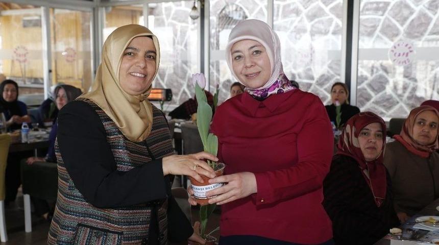 Başkan Duruay 8 Mart&rsquo;ta Kadınlarla Bir Araya Geldi