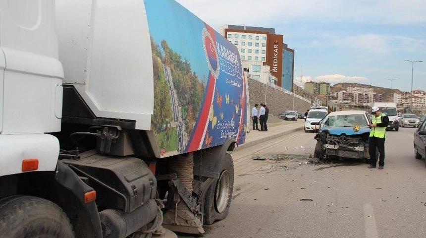 Karab&uuml;k&rsquo;te Trafik Kazası: 1&rsquo;i Ağır 2 Yaralı