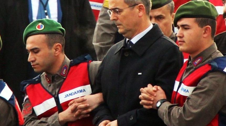 Sanık, Deniz Hava &Uuml;s Komutanı Tuğamiral Tezcan Kızılelma;