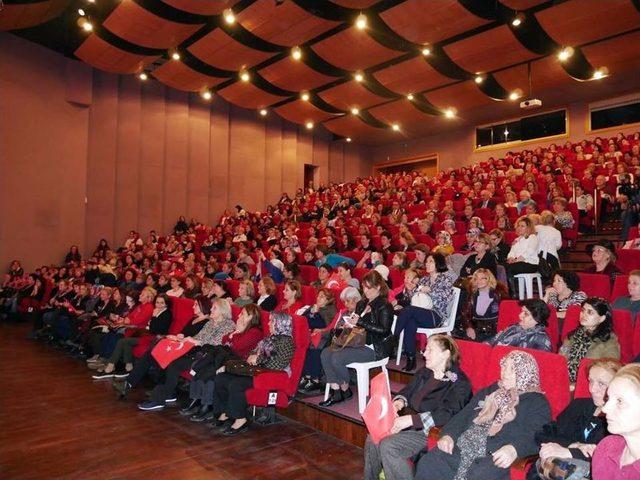 Berna Laçin: “kadının Bin Ömrü De Olsa Hepsini Atatürk’e Borçlu”