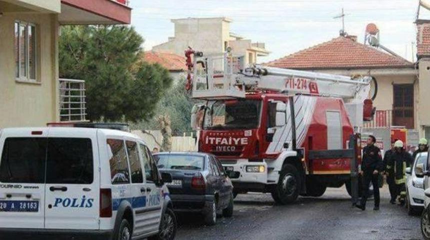 Kızıyla Kendini Mutfağa Kilitledi